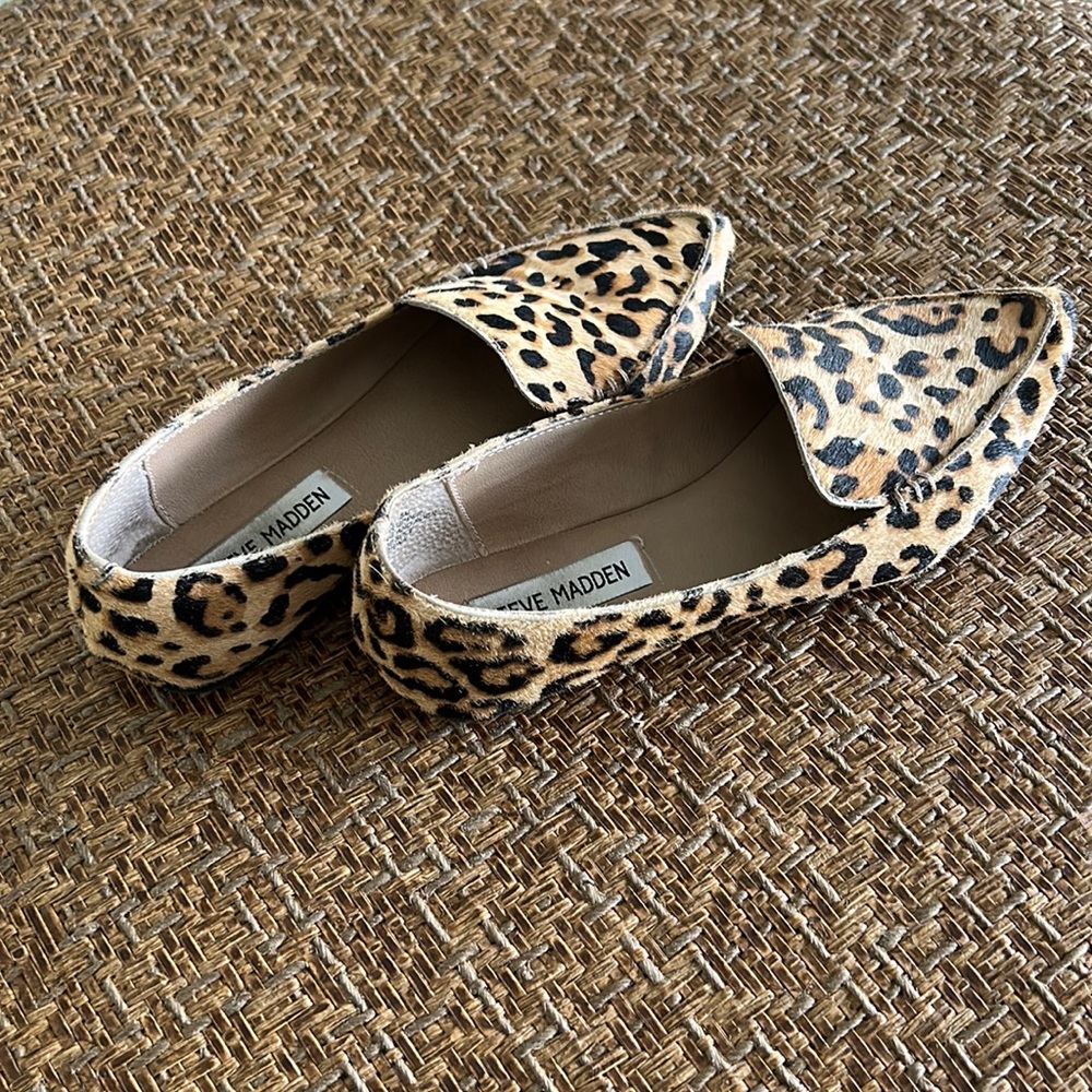 EUC - Steve Madden loafers, size 5M